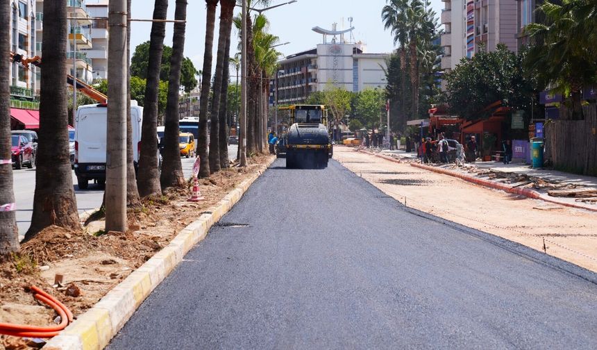 “Alanya’da Yol Değil Adeta Podyum Yapılıyor!”