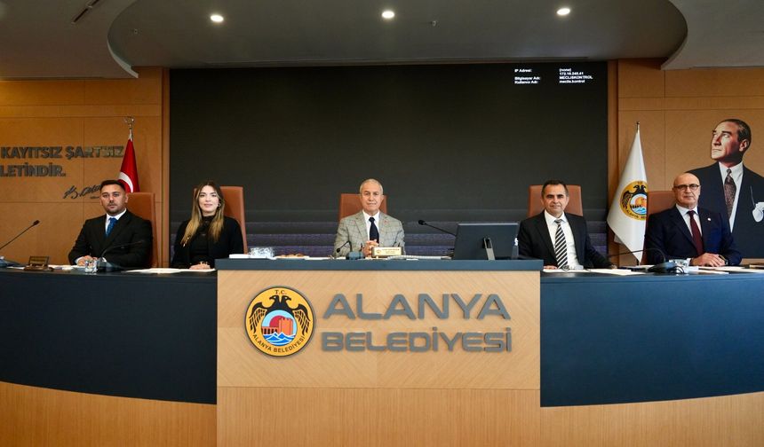 Özçelik Duyurdu: Mahmutlar Atatürk Caddesi Baştan Aşağı Yenileniyor