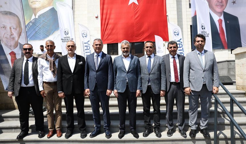 ALANYA’DAN HATAY’A ANLAMLI VEFA: “YALNIZ DEĞİLSİNİZ” MESAJI