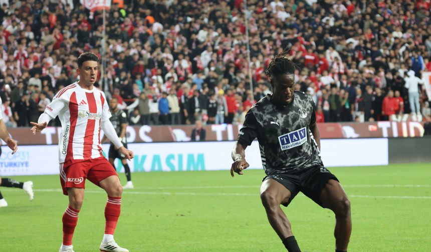 Akdeniz Derbisi’nde Hakem Gölgesi! Alanyaspor’un Golü VAR’da Buhar Oldu