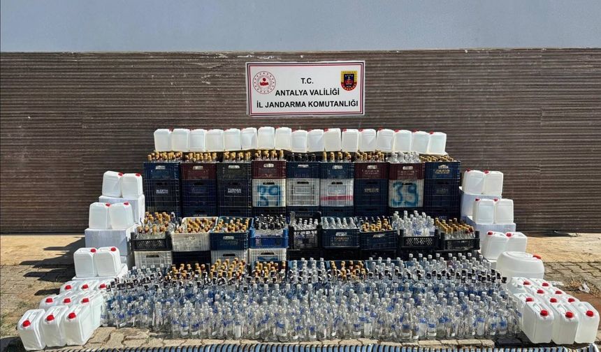 Alanya’da Depoya Baskın: 1 Ton Kaçak Alkol Ele Geçirildi