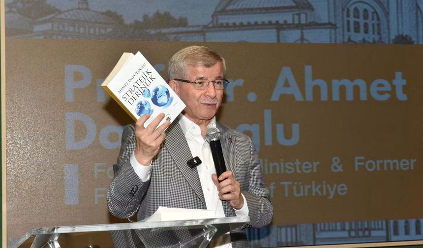 Gelecek Partisi Kapanıyor: Davutoğlu Fesih Kararını Açıkladı