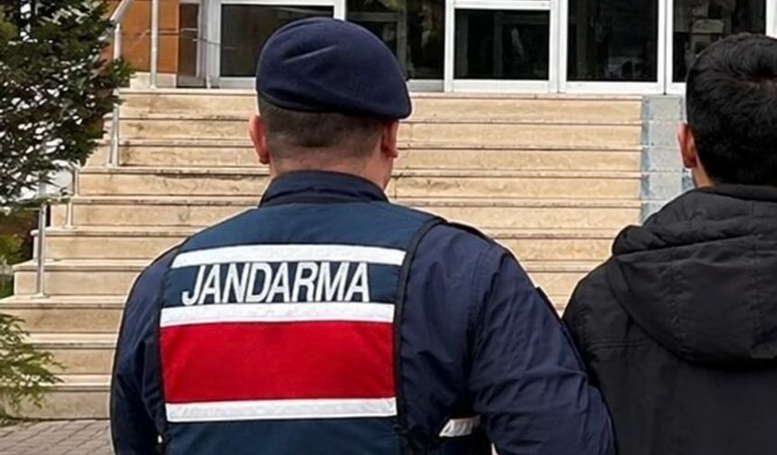 Alanya’da “Dur” ihtarına uymadı, kaçarken polise silah çekti