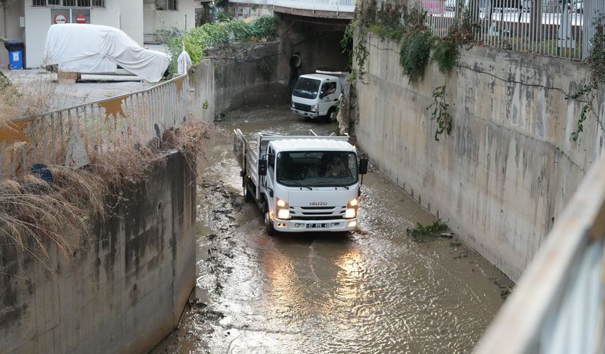 ALANYA’DA KIŞ HAZIRLIĞI: HACET DERESİ’NDE 985 KAMYONLUK TEMİZLİK