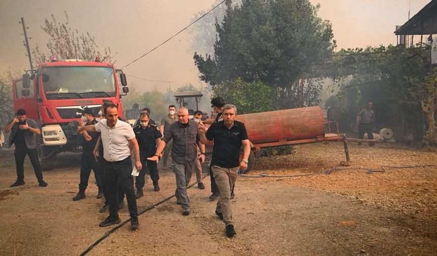 Antalya’da iki noktadaki yangında son durum: Enerjileri düşürüldü
