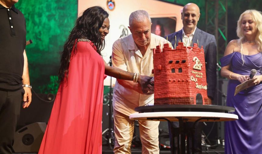Latin Grammy Ödüllü Buika Alanya’yı Büyüledi