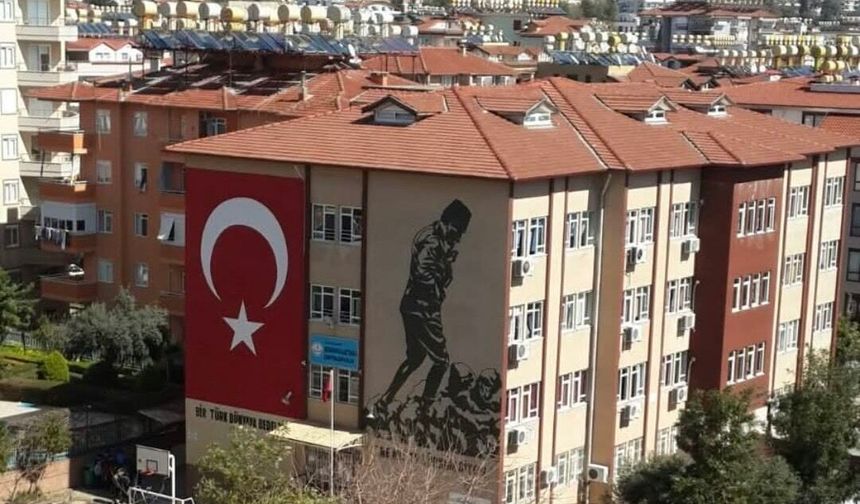 Alanya’da Eğitimde Son Dakika Sürprizi: Veliler Çaresiz, Öğrenciler Mağdur!