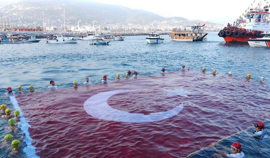 Başkan Özçelik’ten deniz kirliliği çıkışı: “Herkes çok duyarlı olmalı”
