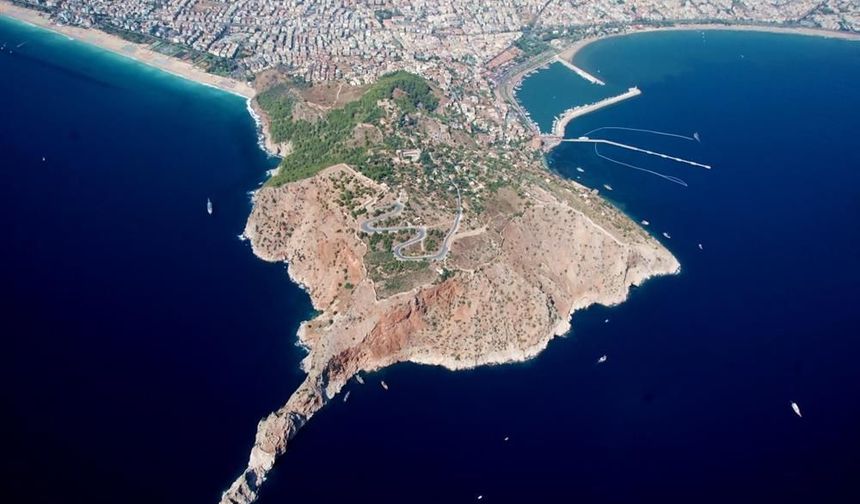 Alanya Kalesi Çevresinde Neler Değişecek? Belediye İhaleye Çıkıyor