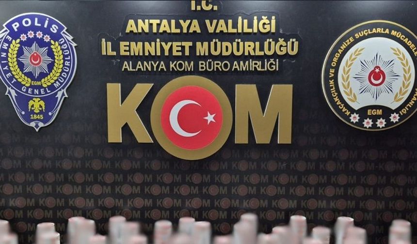 Alanya’da Kaçakçılık Operasyonu! Kaçak Sigara ve İçkilere El Konuldu
