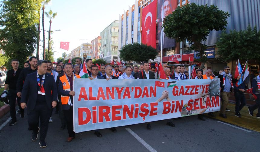 ALANYA’DA GAZZE İÇİN SESSİZ ÇIĞLIK!