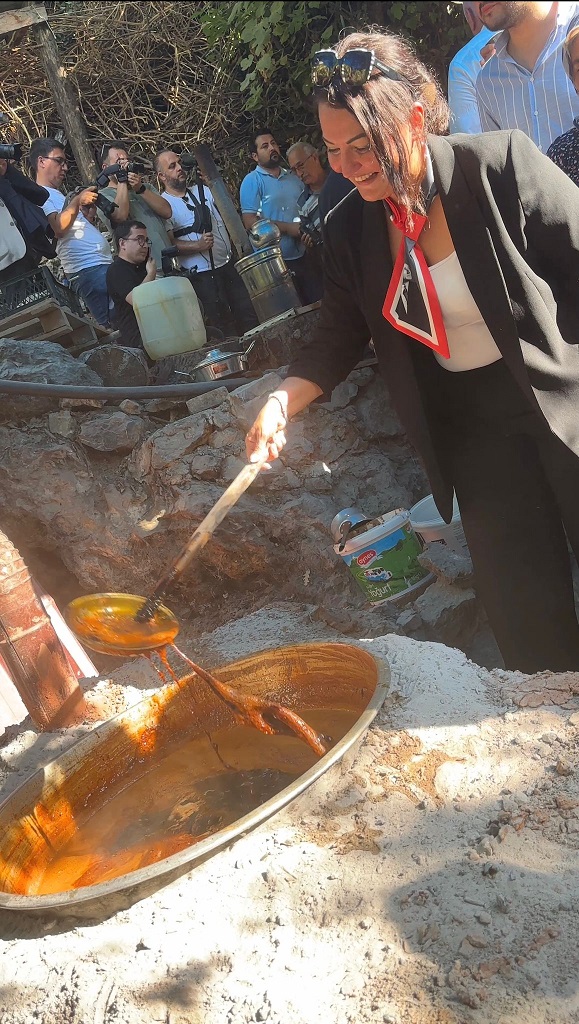 B8Ab540F A04E 4A58 B58E A346Beb325E7