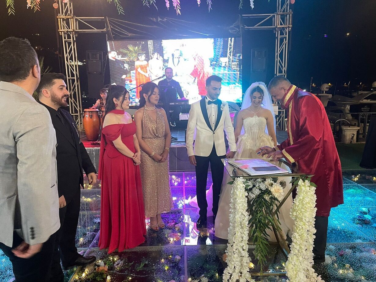 372D3746 6D12 4C12 9D97 95Ee3094Af41