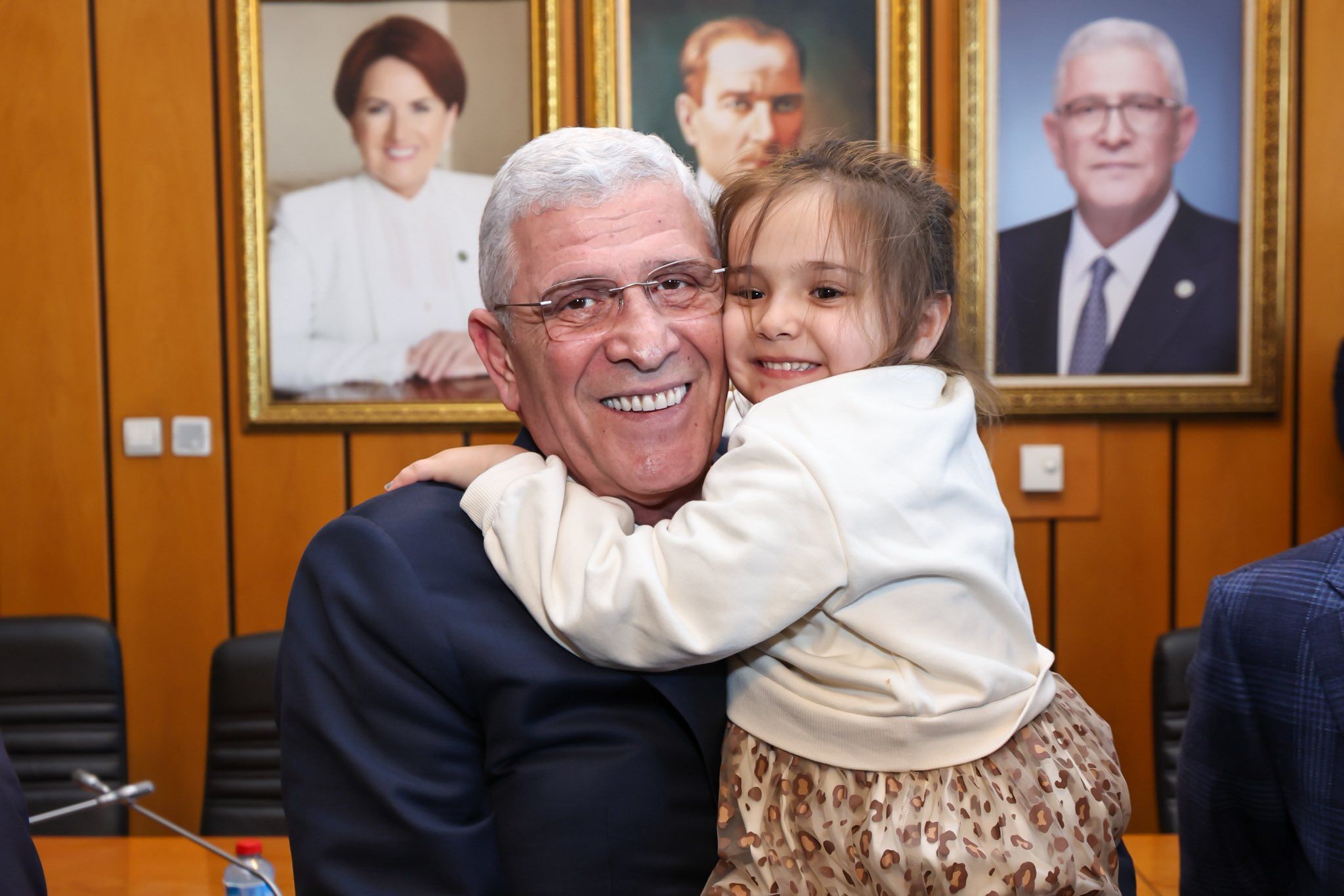 H H Iws L8 X Y A Ay Fb